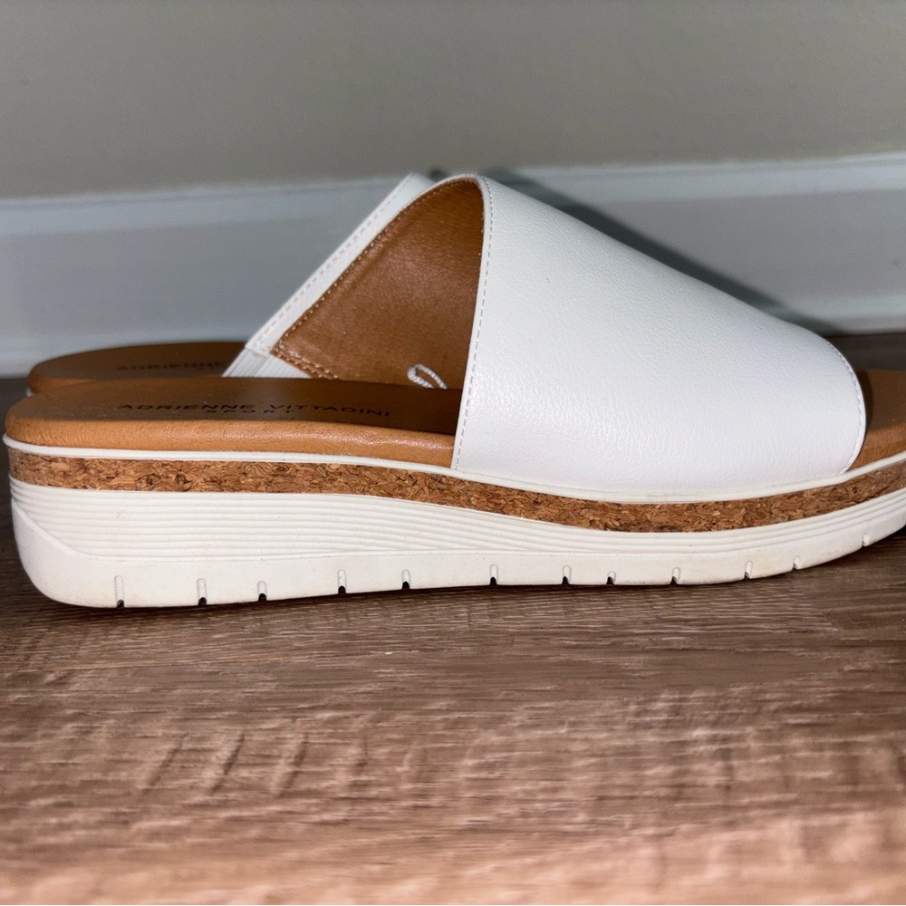 ADRIENNE VITTADINI
Provence Platform Slide Sandal In White - Picture 5 of 7